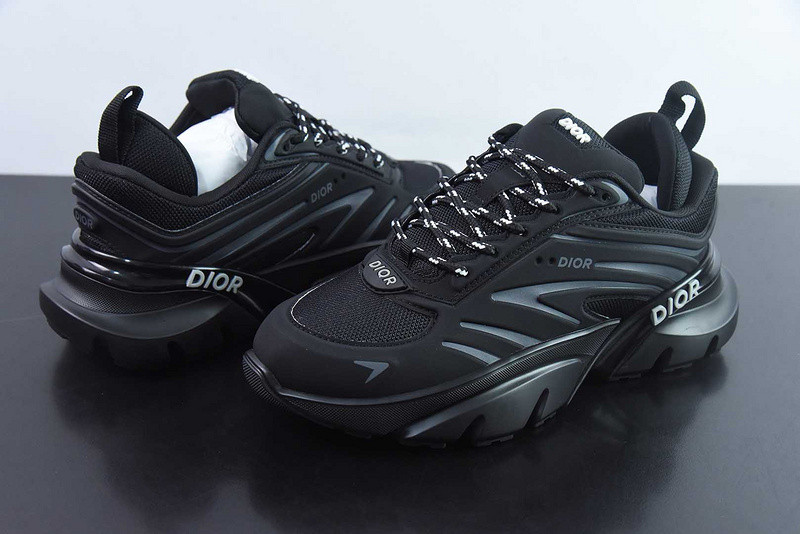 DIO* SNEAKER