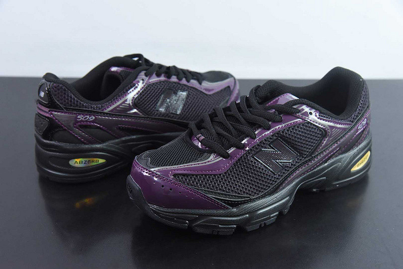 NEW BALANCE SNEAKER