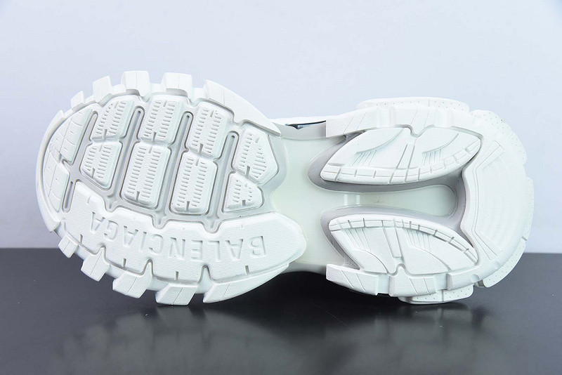 bc track sneaker