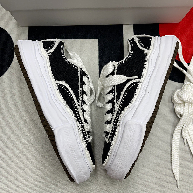 Ma*s*n mihara yasuhiro sneaker