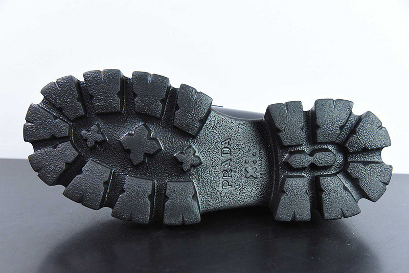 pr sneaker