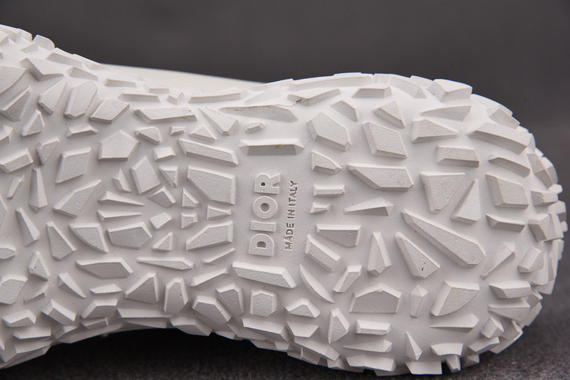 dio* sneaker