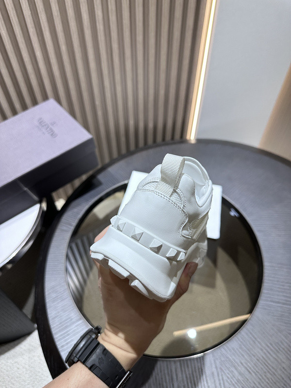Va1e*ntin0 sneaker