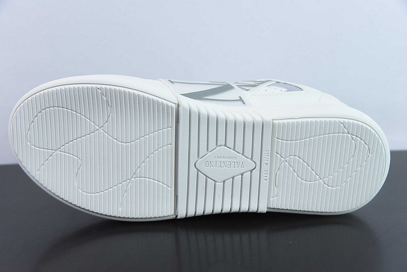 Va1e*ntin0 sneaker