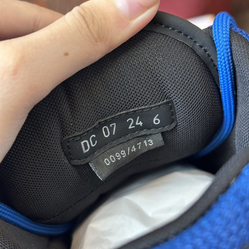 DIO* SNEAKER