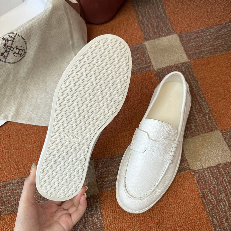 H**me5 sneaker