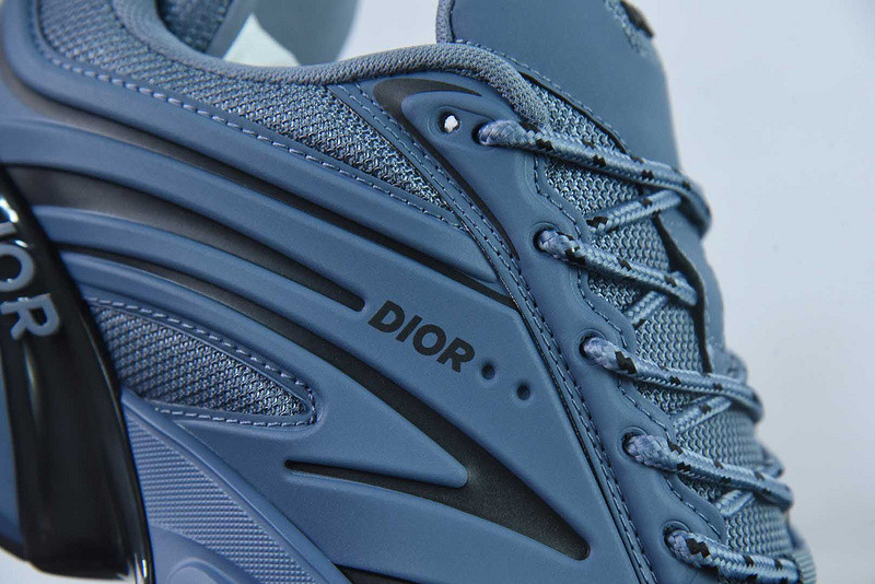 DIO* SNEAKER