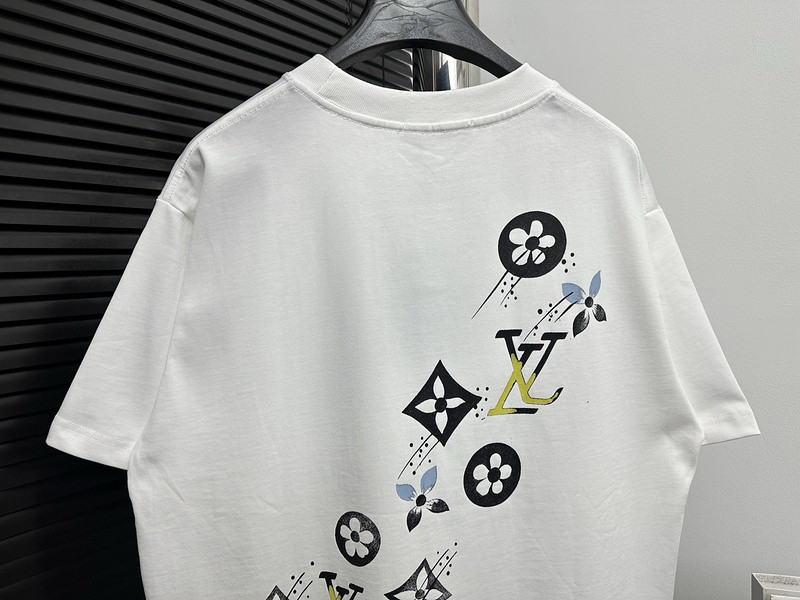 Ba1en*iaga clothes