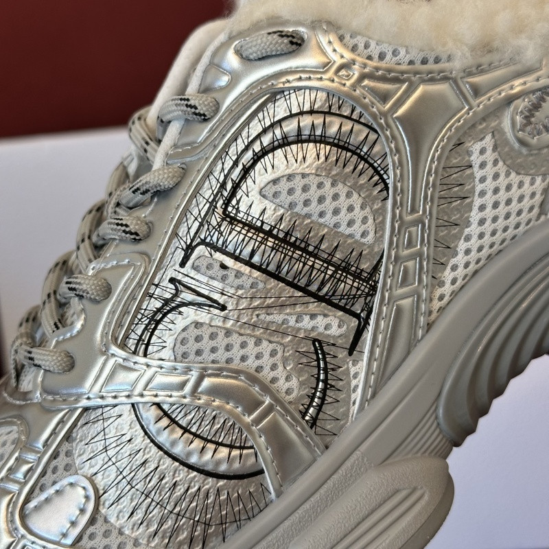 DIO* SNEAKER
