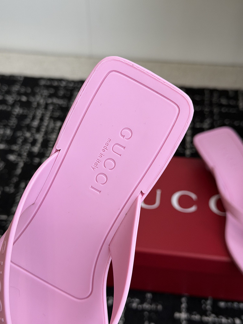 Gvc*1 SANDALS