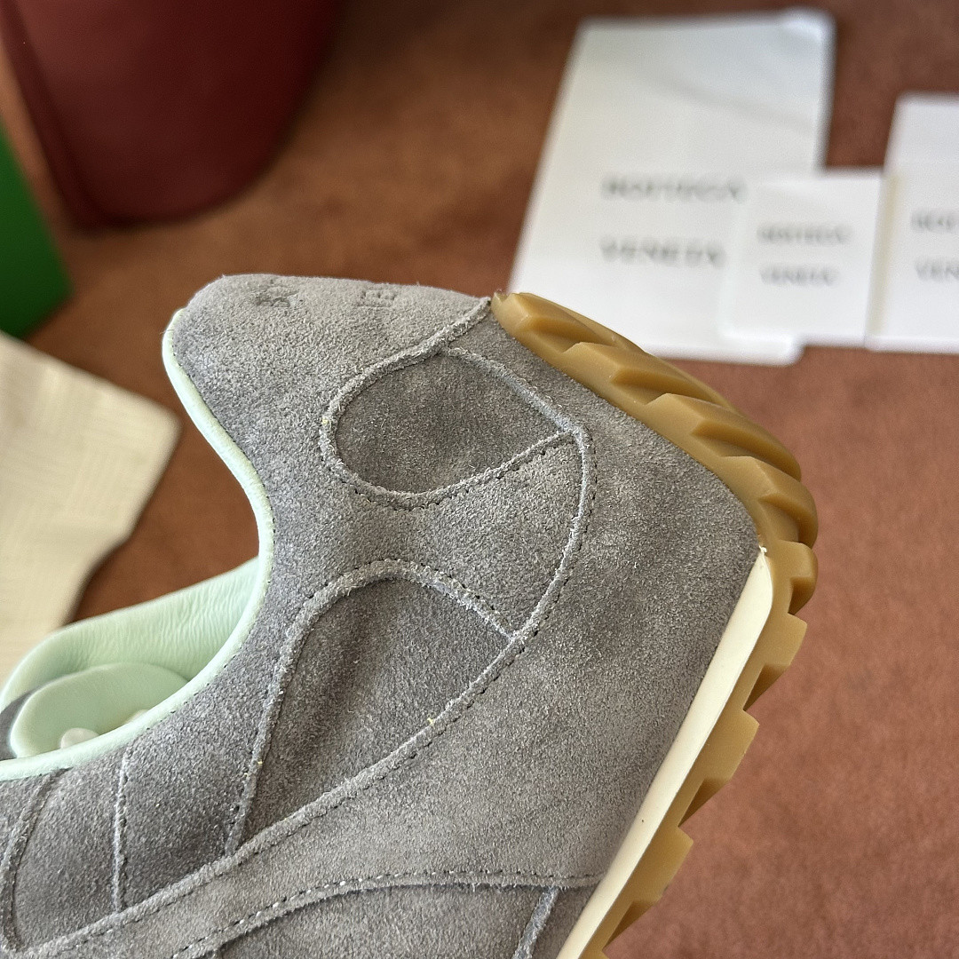 B0tt*ga Ven*ta Sneaker