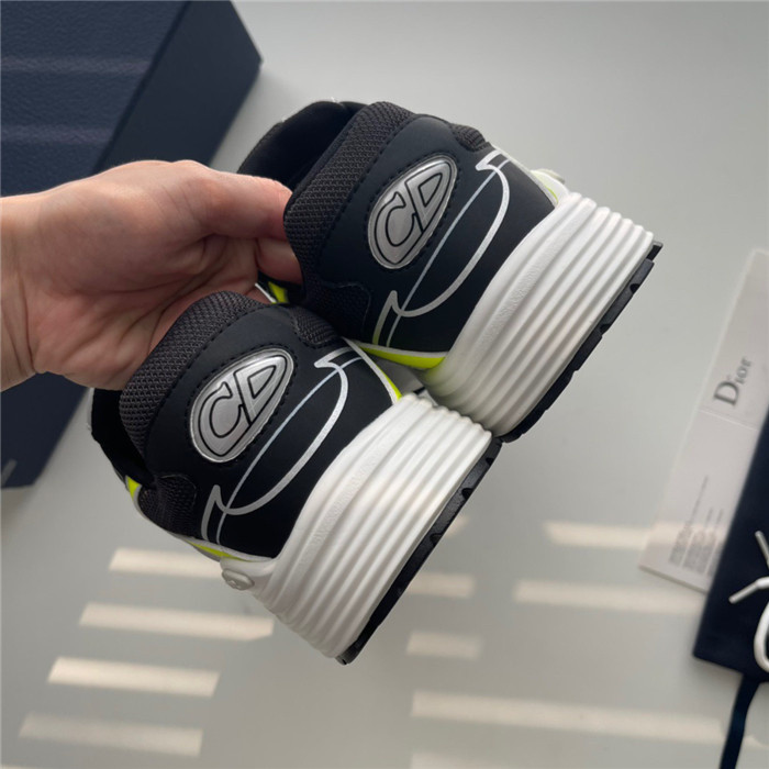 dio* sneaker