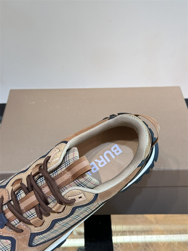 B**rry sneaker