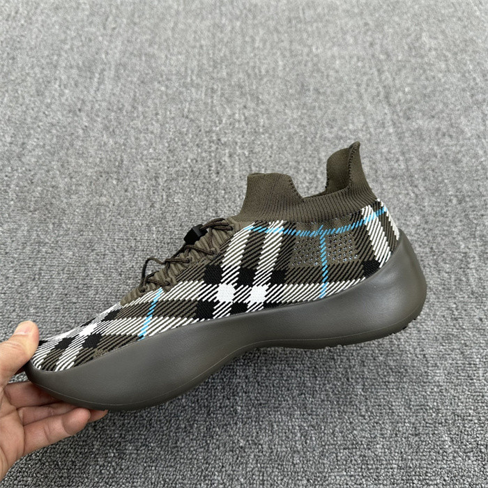 Bv*b*rry sneaker
