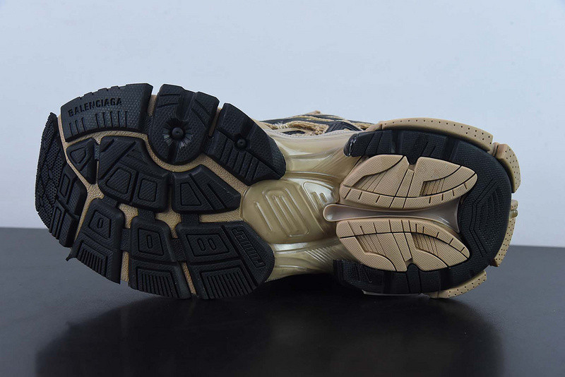 Ba*len*cia*ga runner sneaker