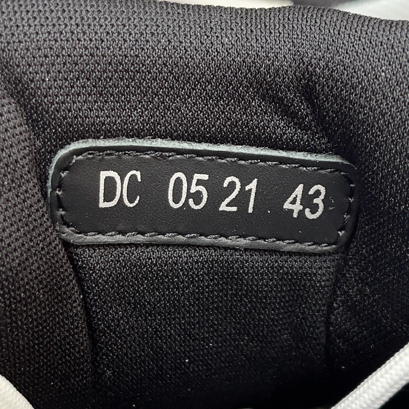 dio* sneaker