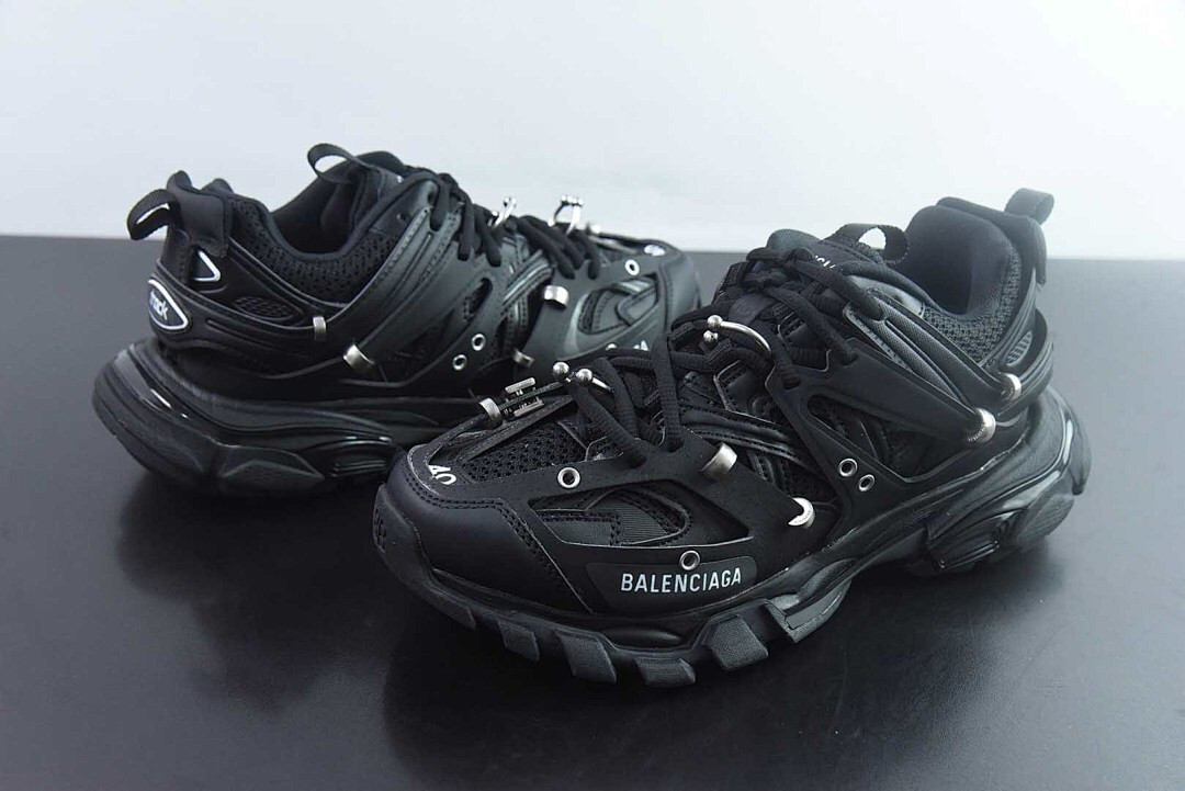 BC TRACK SNEAKER