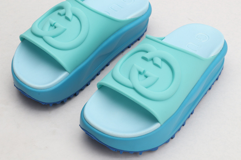 g*u*i sandals