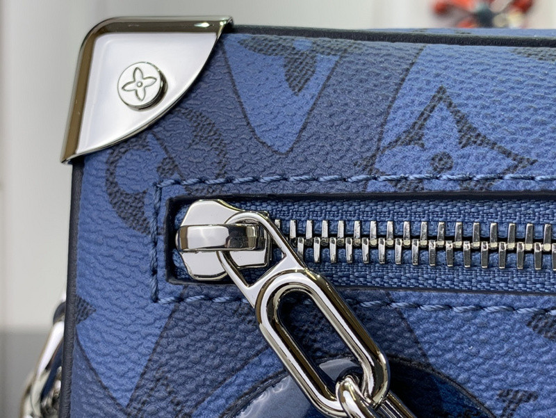 LVT PURSE