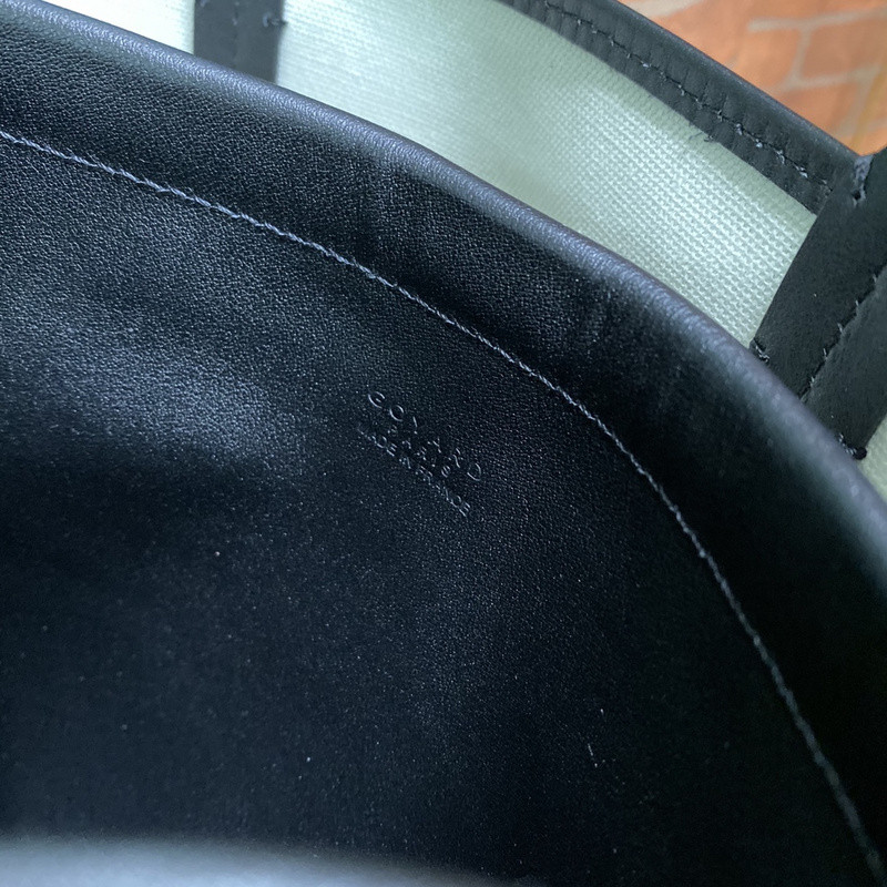 G09ard purse