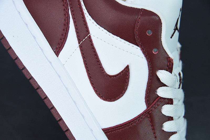 air jordan 1 low surF**es in “”team red" dc0774-116