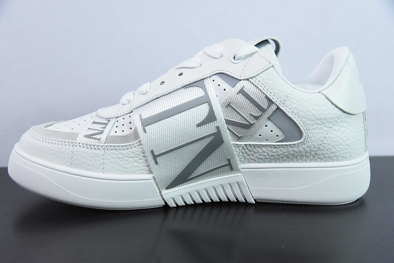 Va1e*ntin0 sneaker