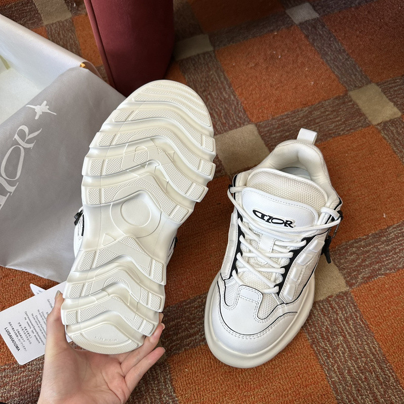 DIO* SNEAKER