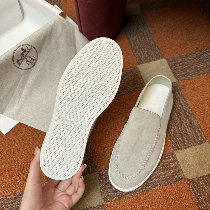 H**me5 sneaker