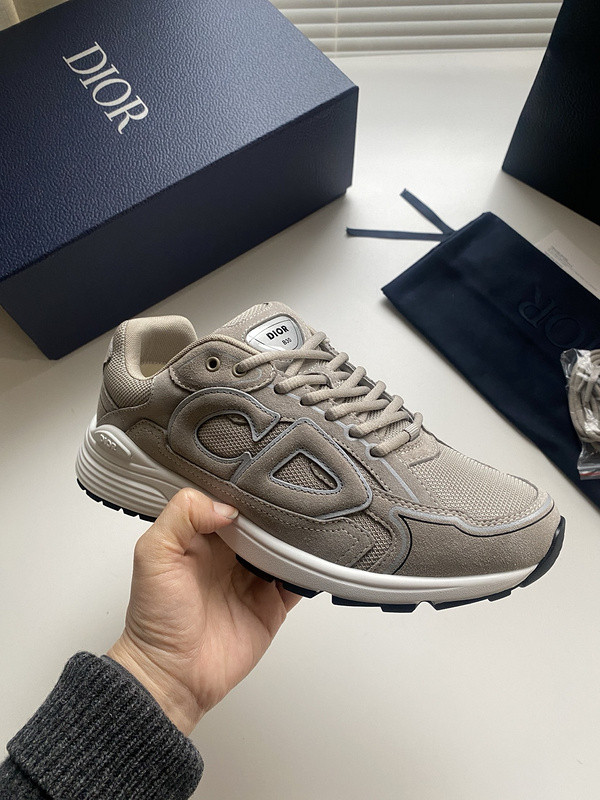 DIO* SNEAKER