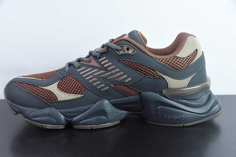 NEW BALANCE SNEAKER