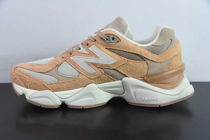 NEW BALANCE SNEAKER
