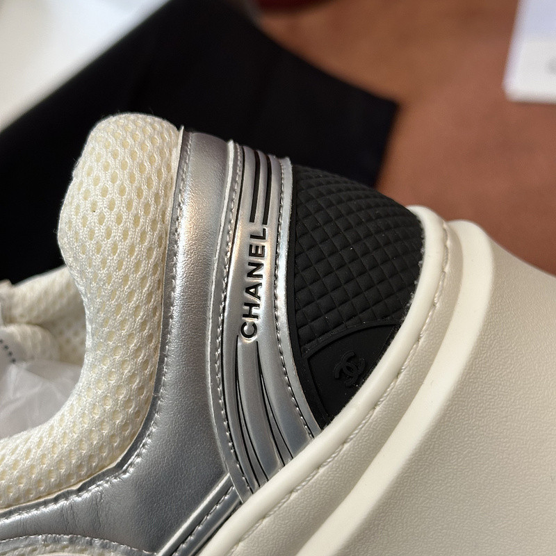 Ch**el sneaker