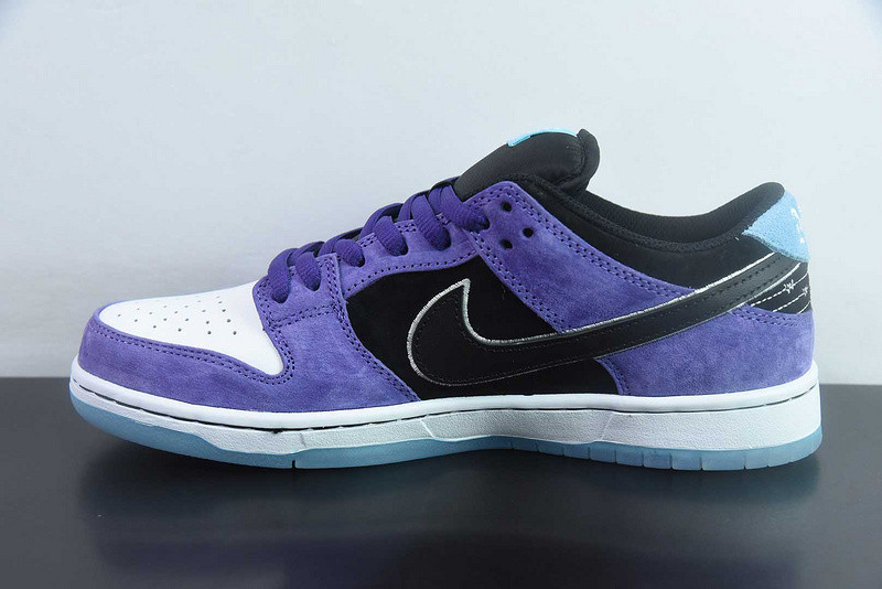 Hayley Wilson x Nike SB Dunk Low HJ0513-500