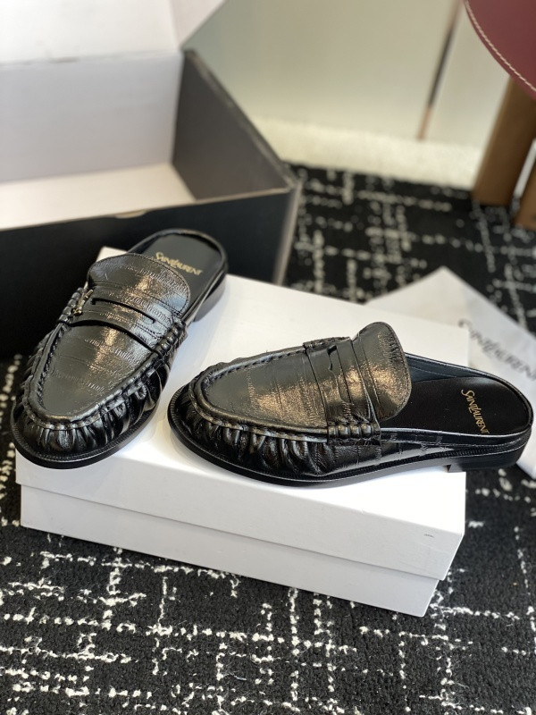 Sa1nt Lau*nt sneaker
