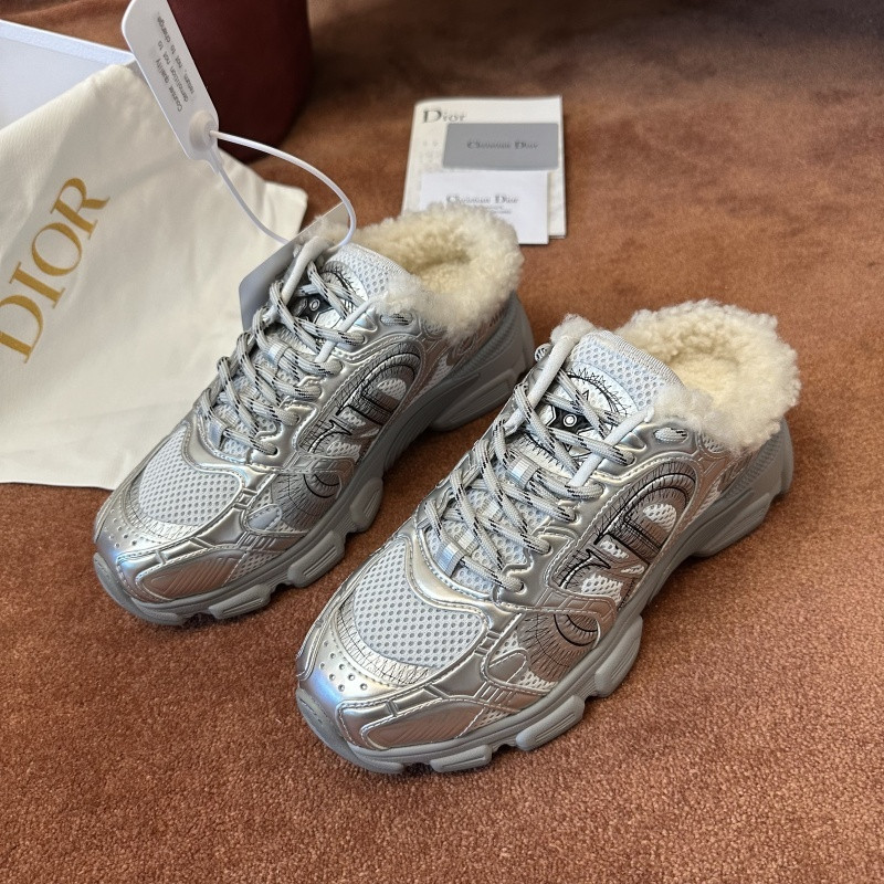 DIO* SNEAKER