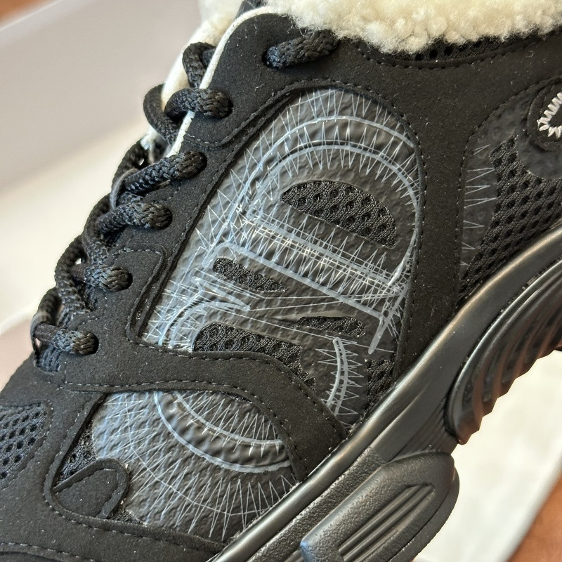 DIO* SNEAKER
