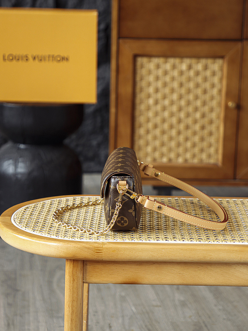 LVT PURSE