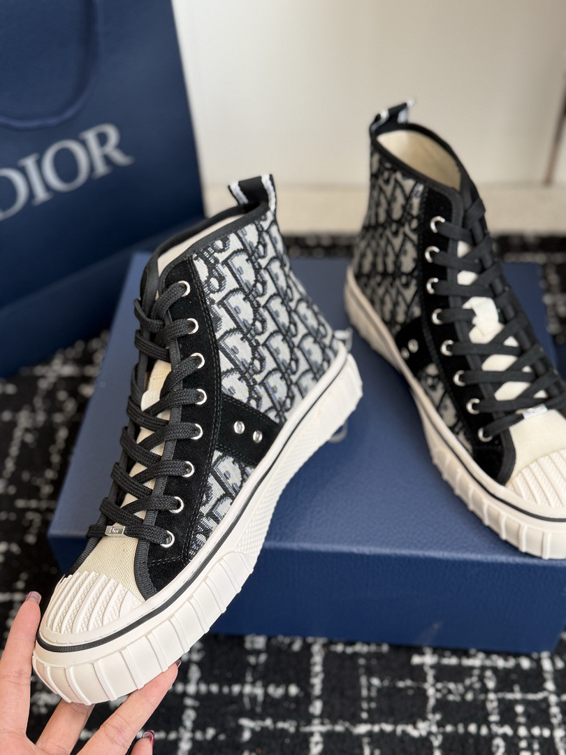 DIO* SNEAKER