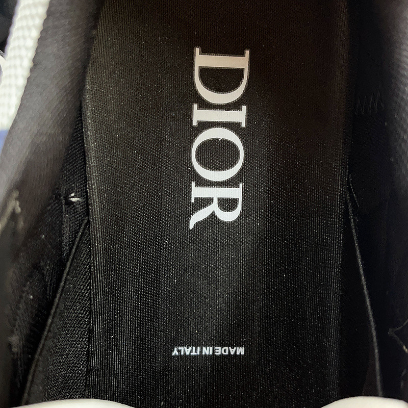 dio* sneaker