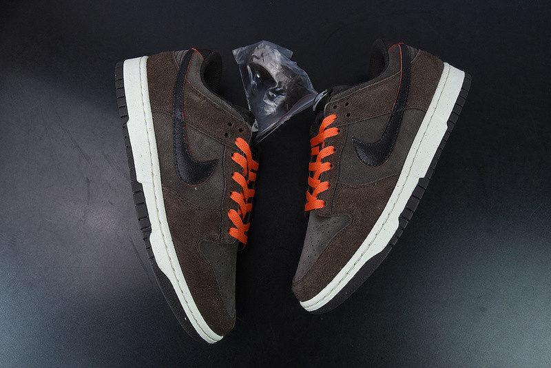 nike dunk low “baroque brown” dq8801-200
