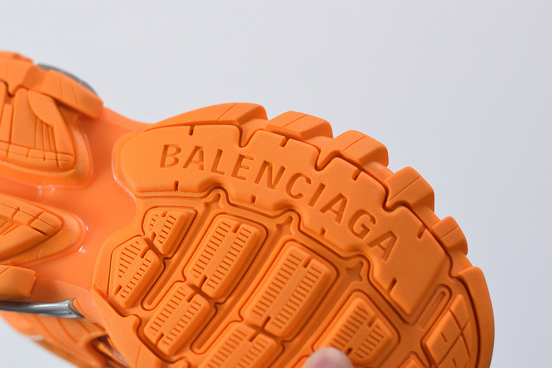 bc track sneaker