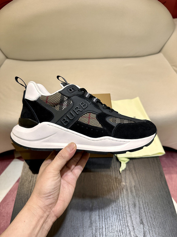 B**rry sneaker
