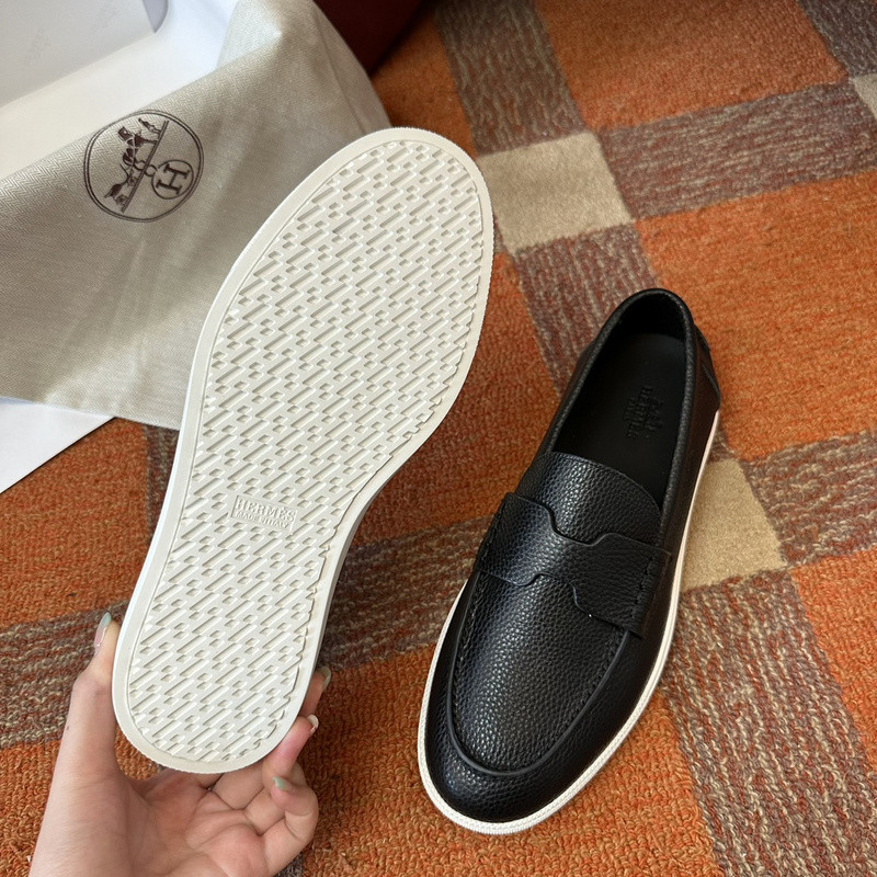 H**me5 sneaker
