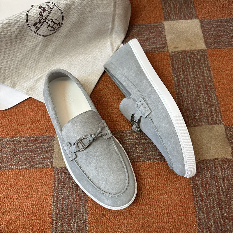 H**me5 sneaker