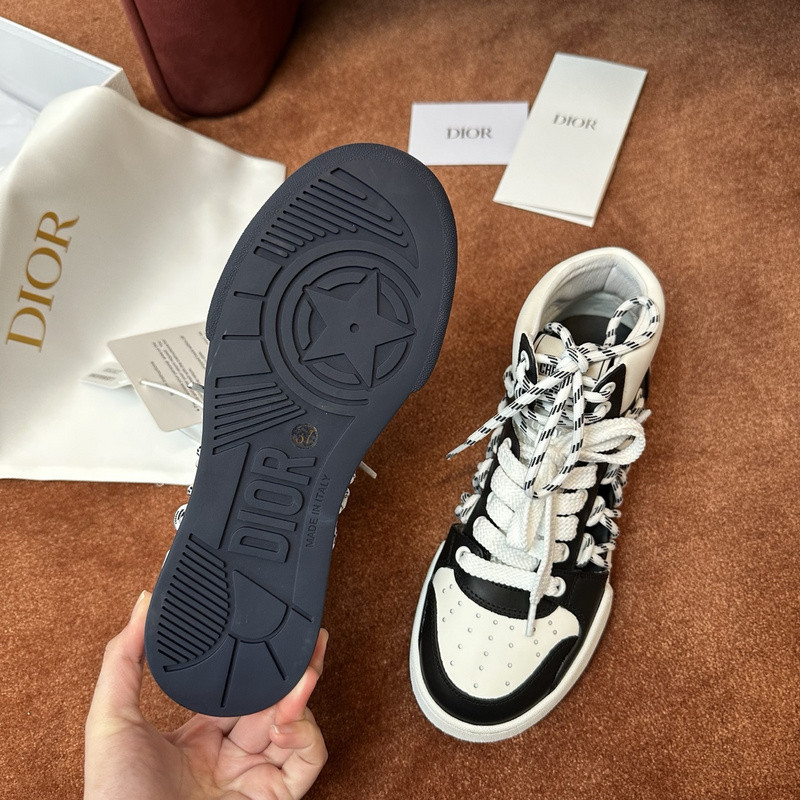 DIO* SNEAKER