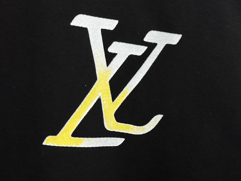 Ba1en*iaga clothes