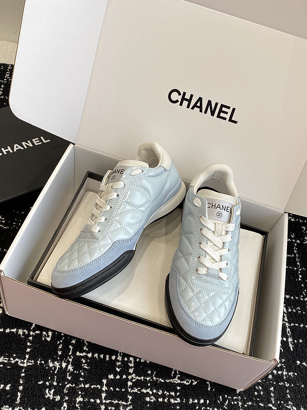 Ch**el sneaker
