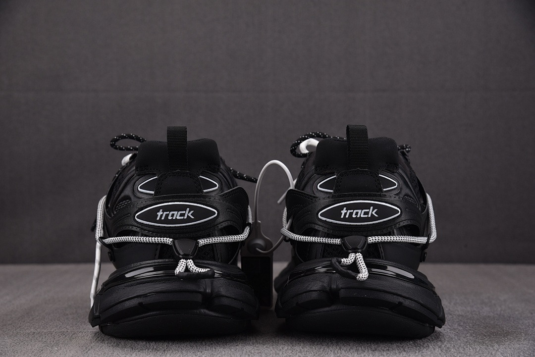 BC TRACK SNEAKER