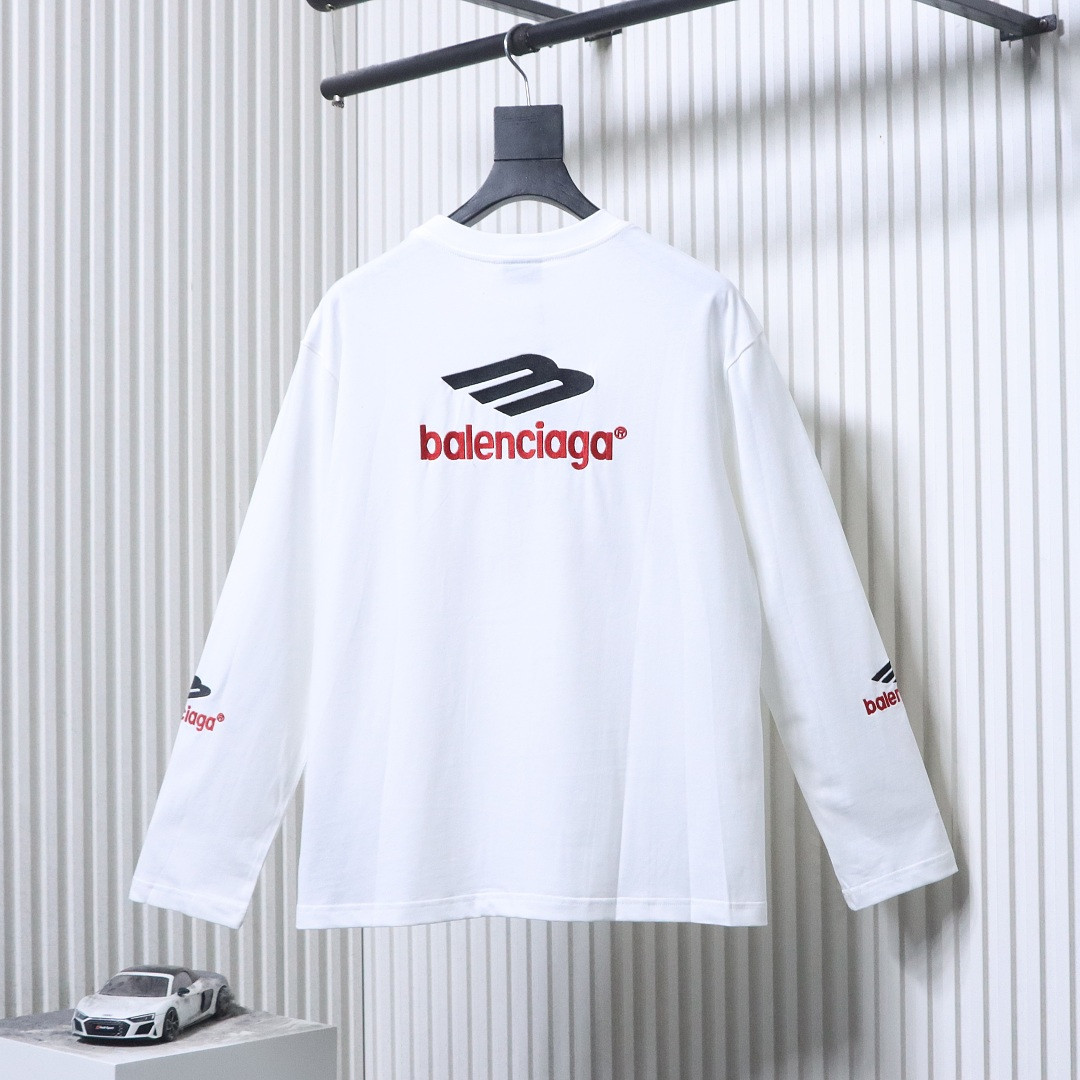 Ba1en*iaga Clothes