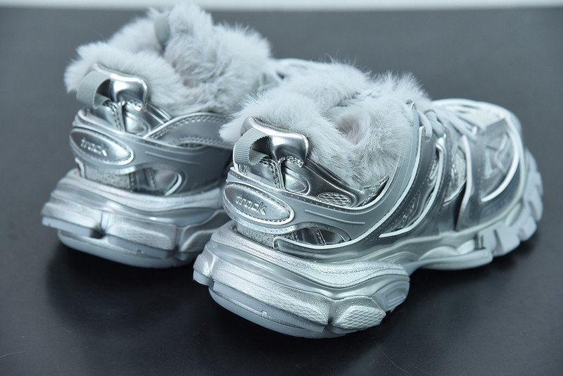 bc track sneaker